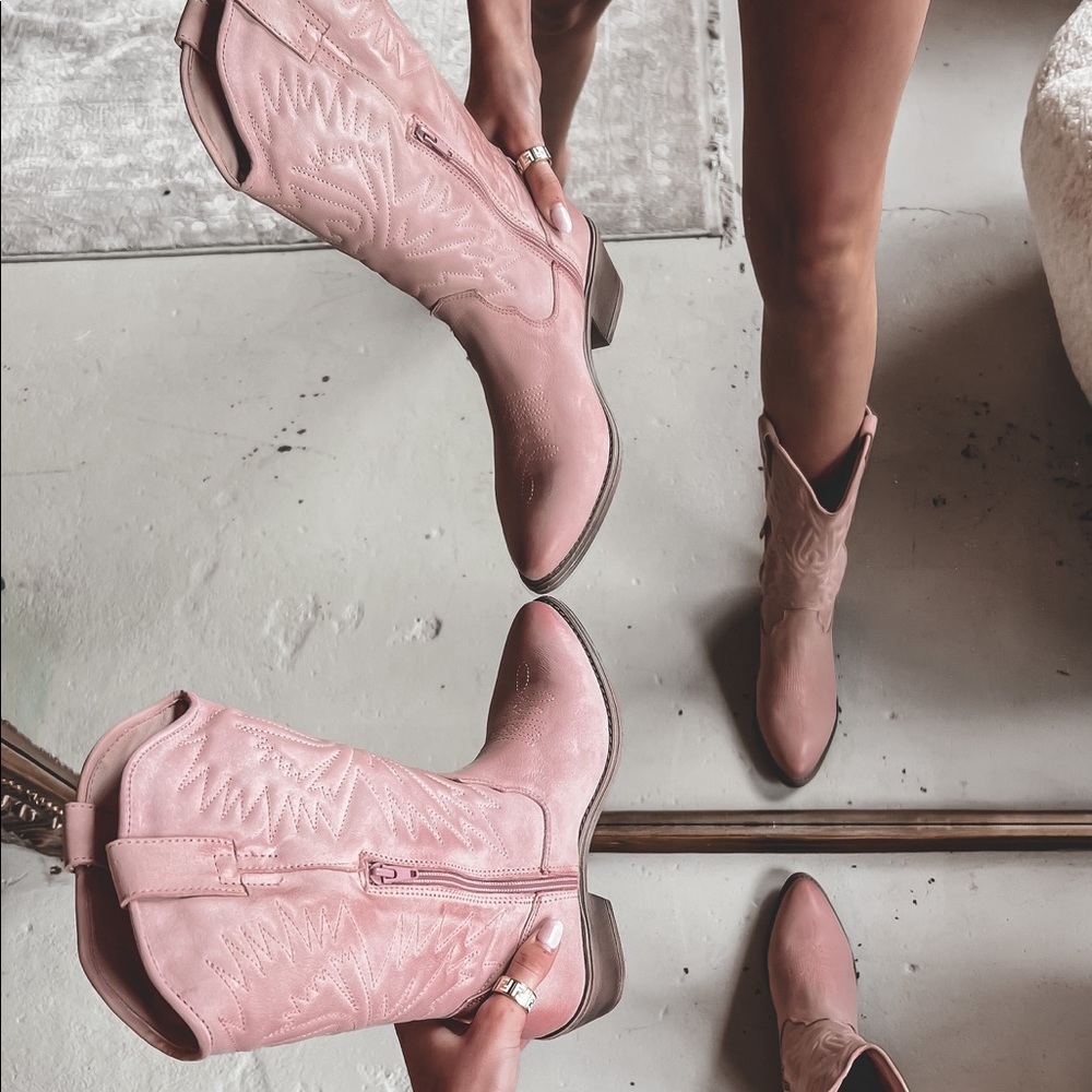 Steve Madden Hayward Cowboy Boots